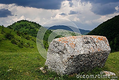pietra-tombale-medioevale-thumb3458264.jpg
